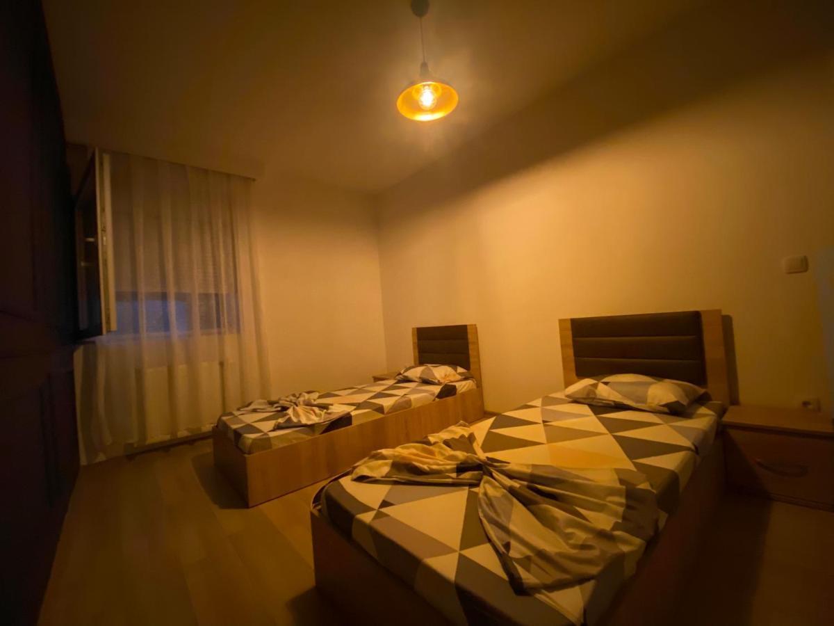 Prishtina Escape Apartments Priştine Dış mekan fotoğraf